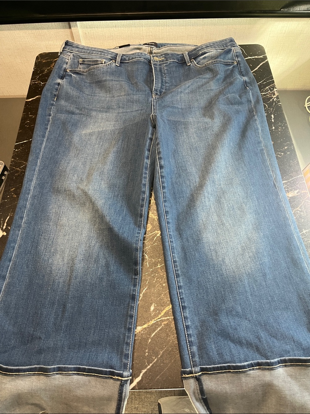 Plus size NYDJ wide leg lift and Tuck Cuffed Jean size 22W